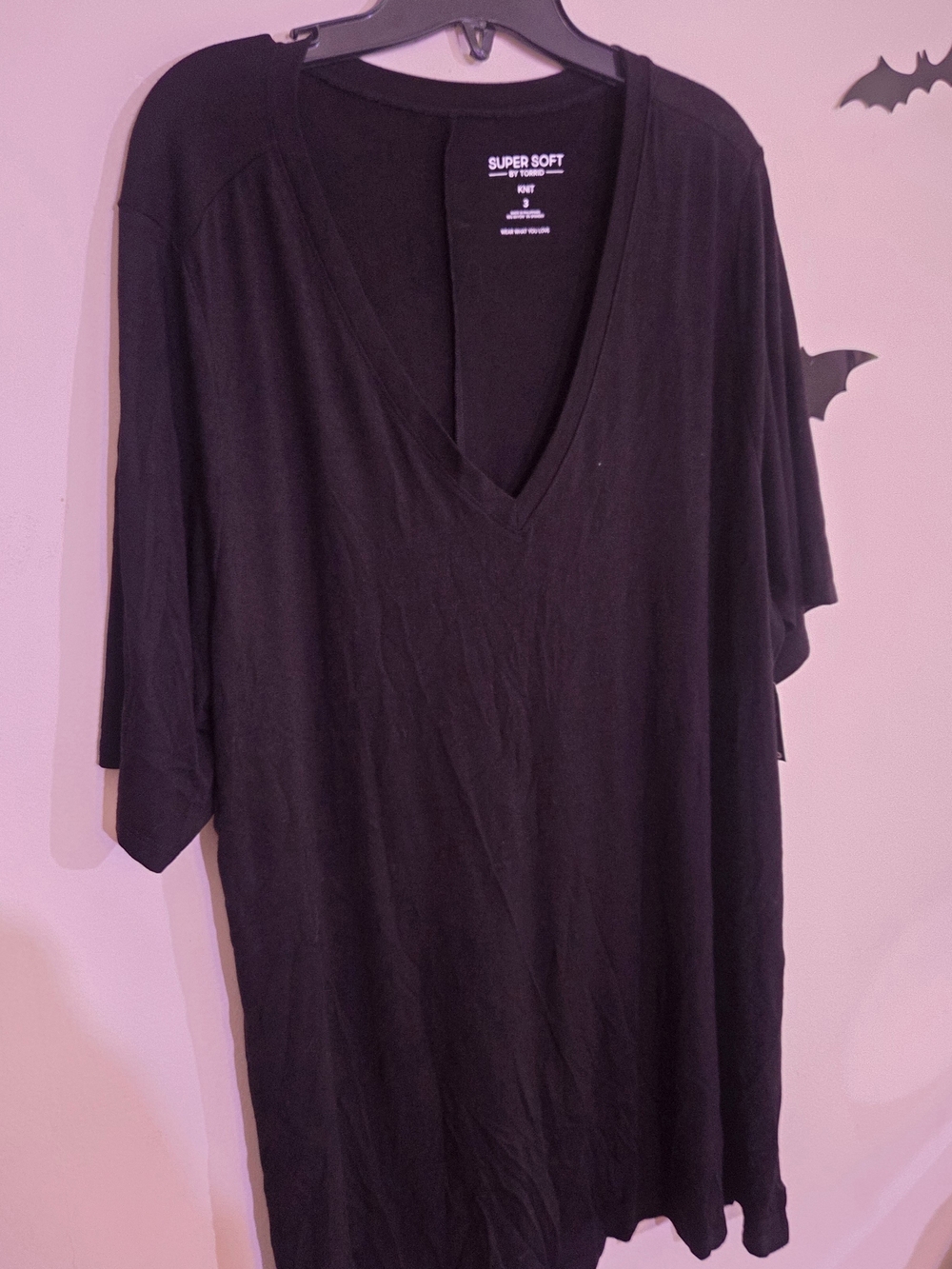 Torrid Super Soft Shirt V-Neck Short Sleeve Side Slit Black Size 3 NWT
